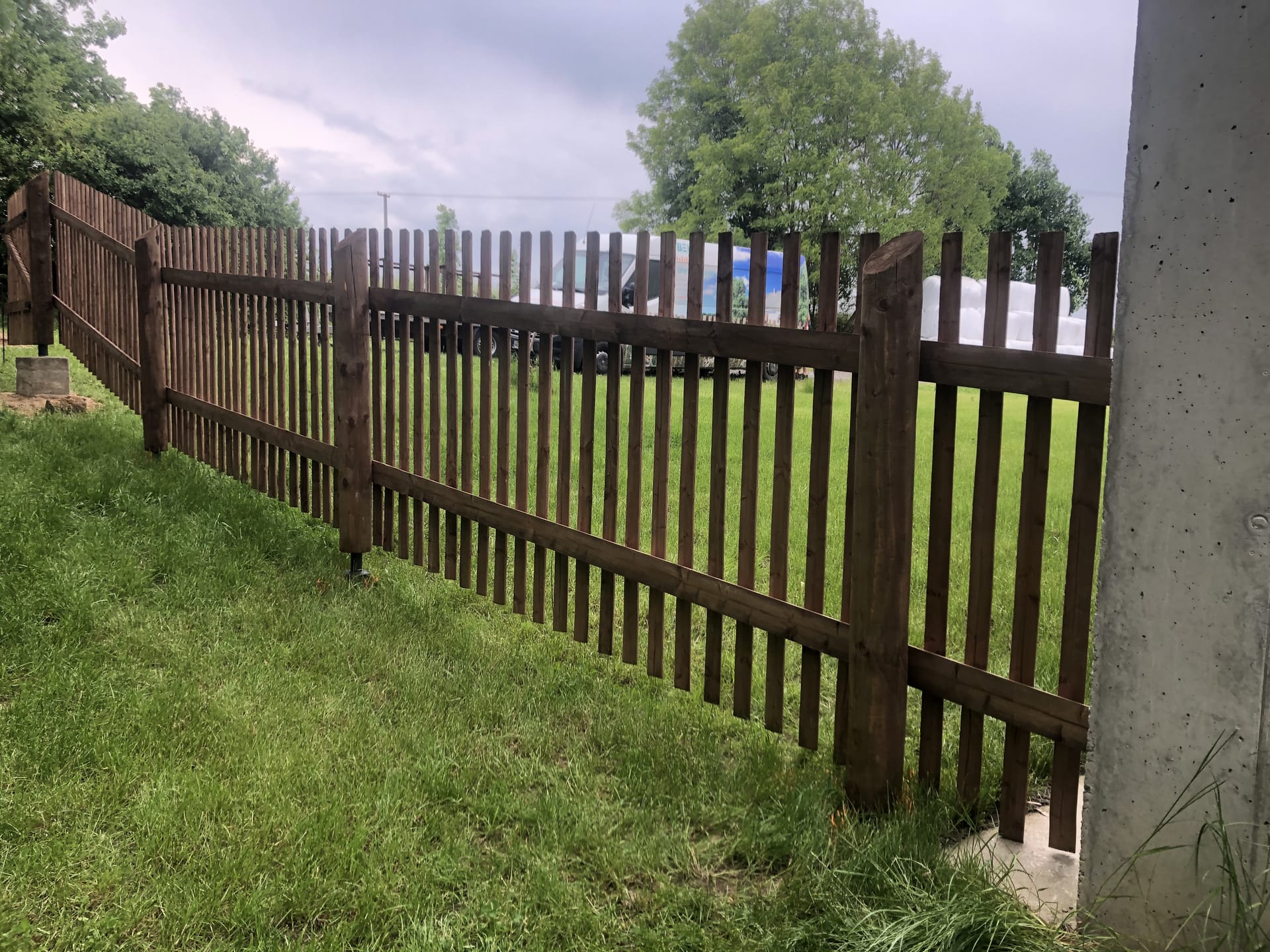 Obrázek 2 / Dřevěné ploty - strojně frézované   - realizace Pravonín 6-2021