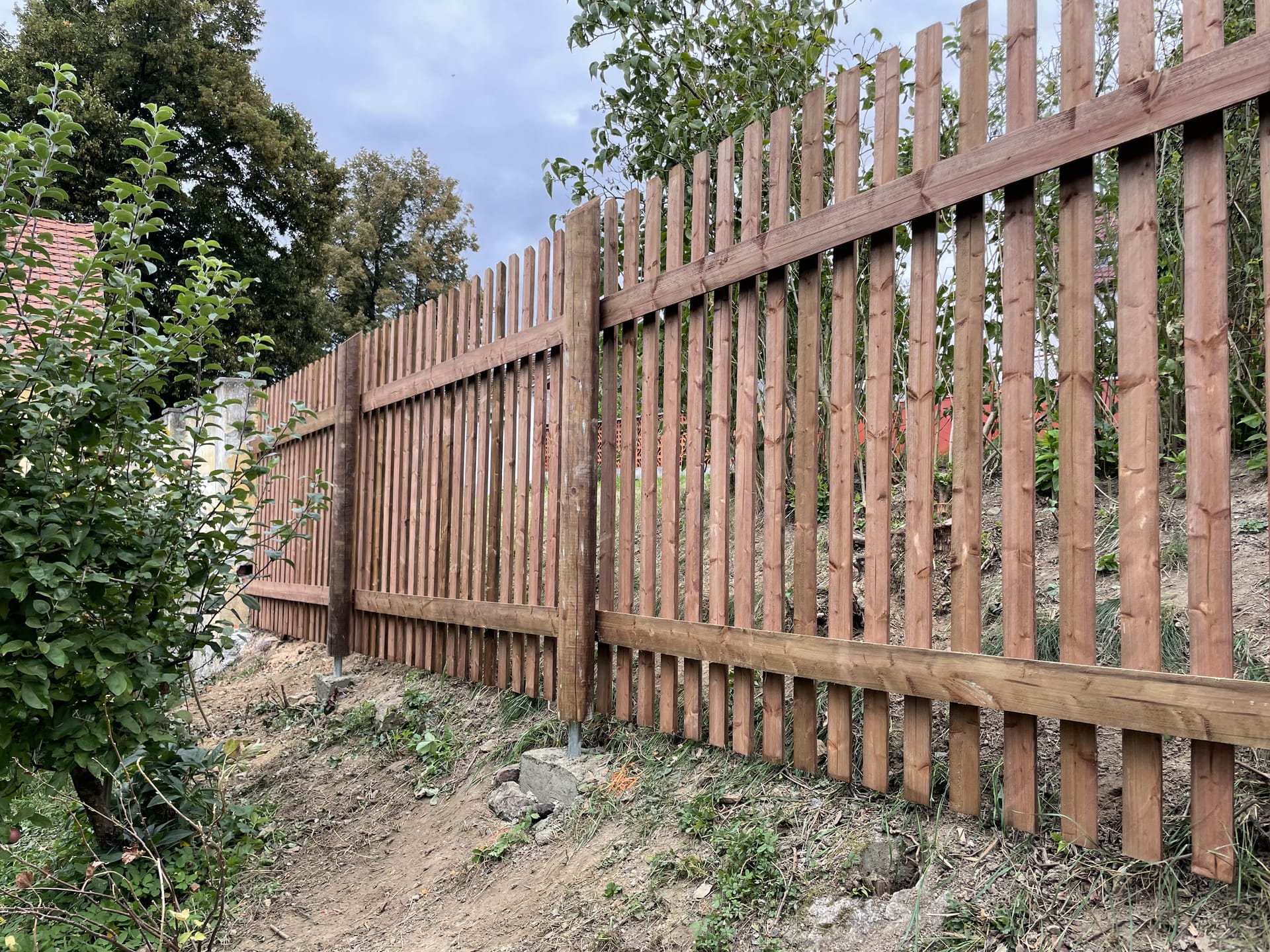 Obrázek 1 / Dřevěné ploty - strojně frézované   - realizace Dnešice 9-2021