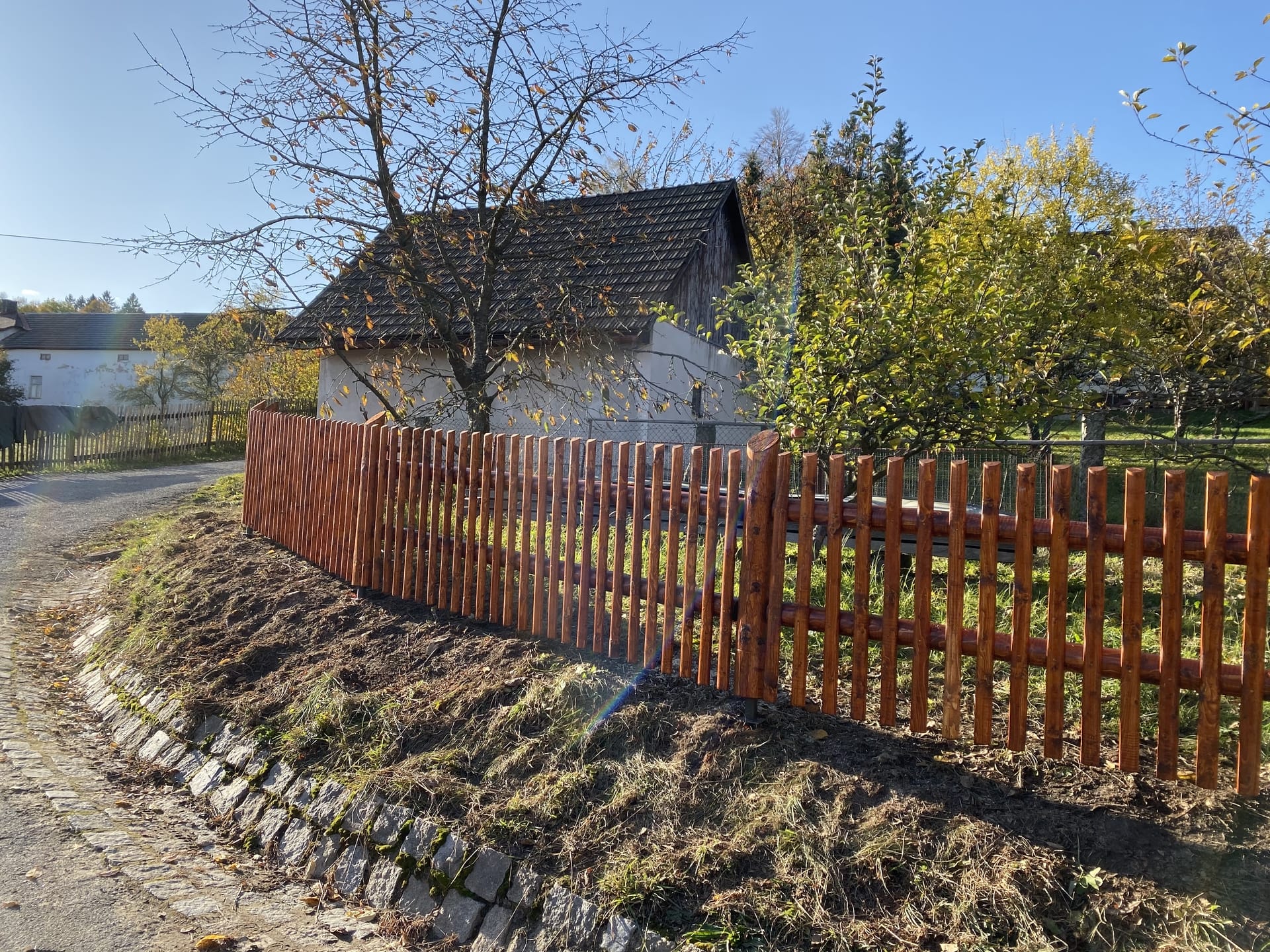 Obrázek 1 / Dřevěné ploty - strojně frézované   - realizace Jihlávka 10-2019