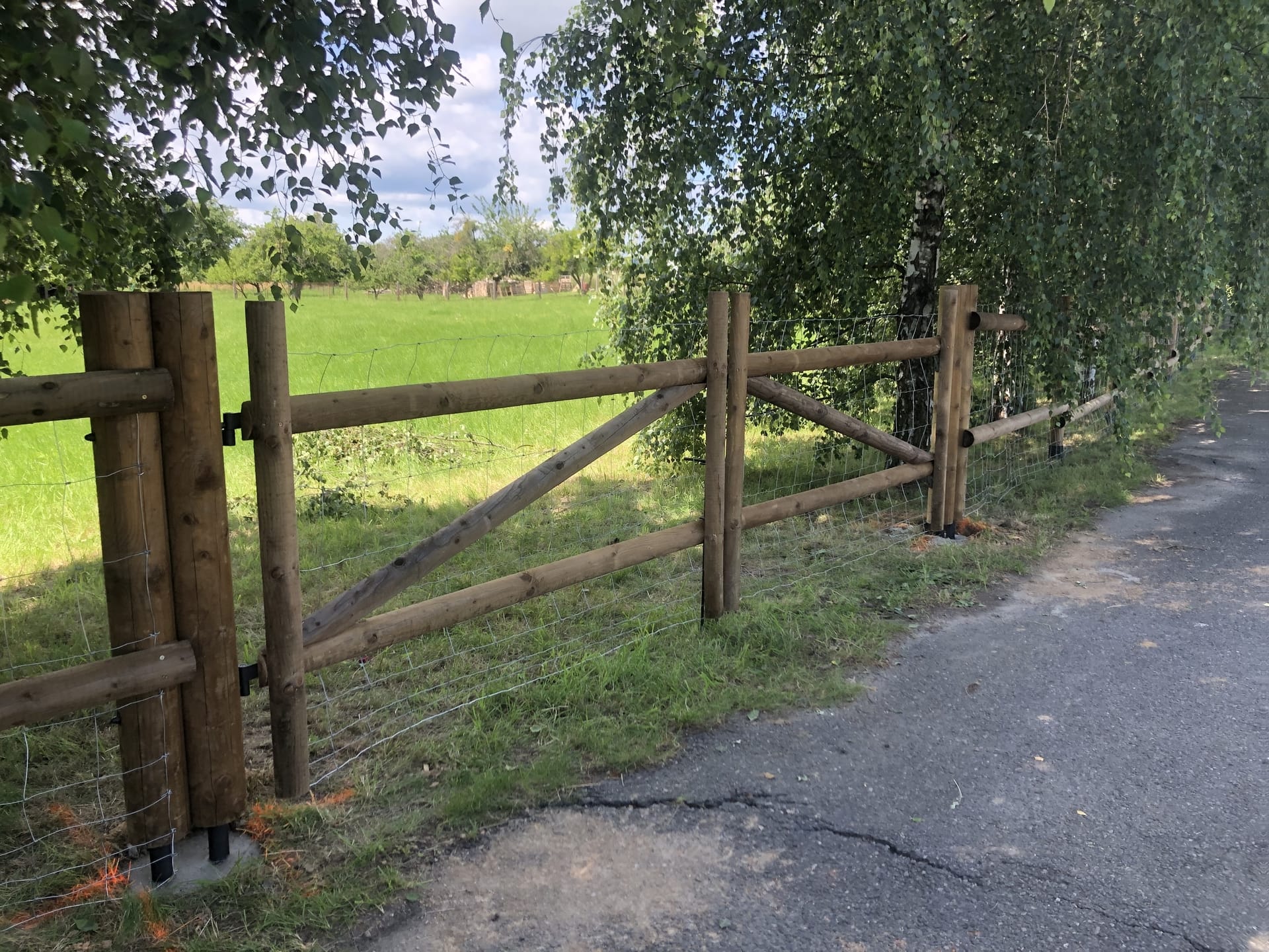 Obrázek 1 / Dřevěné ploty - strojně loupané   - realizace Dolní Újezd 7-2020