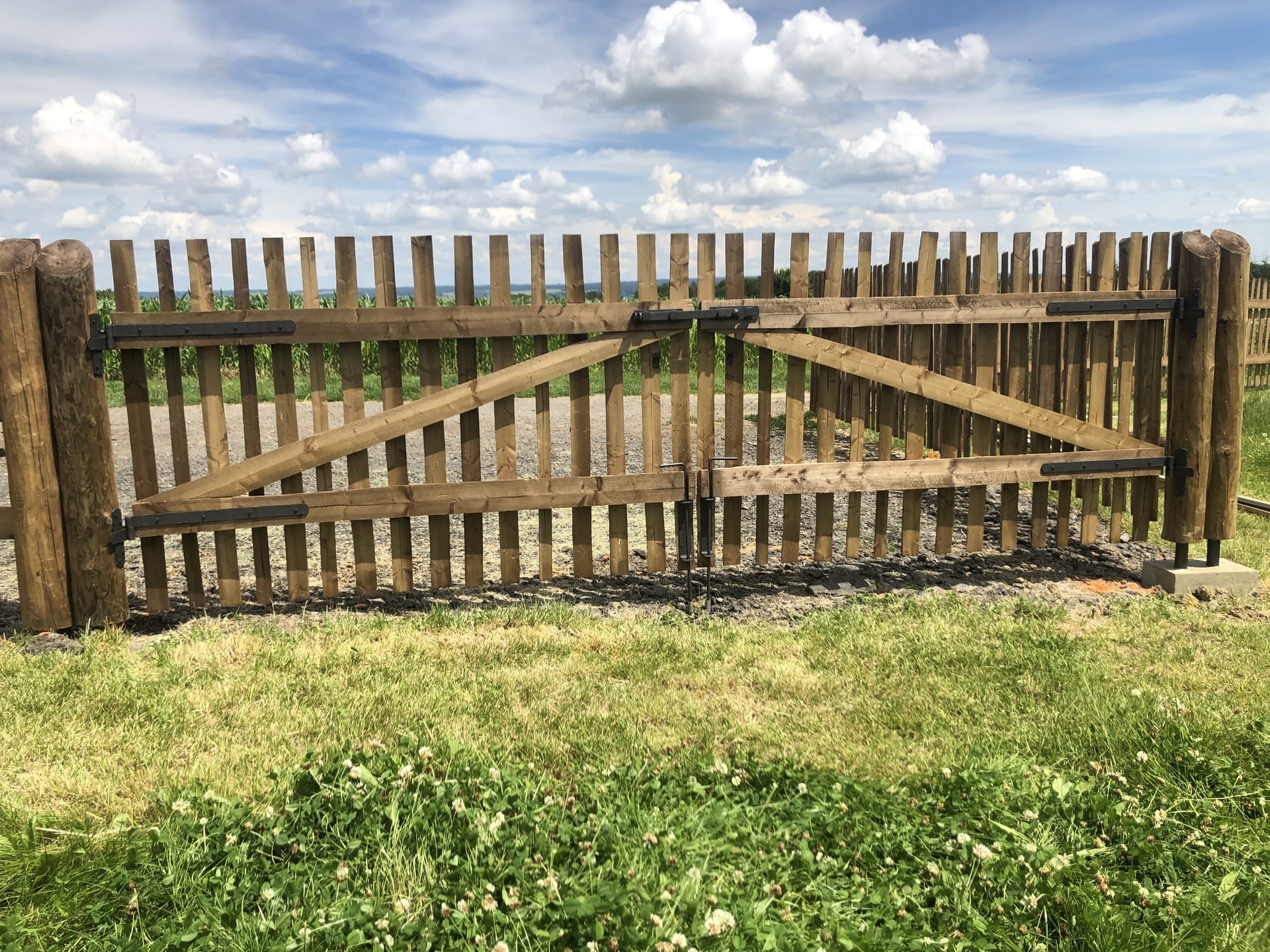Obrázek 3 / Dřevěné ploty - strojně loupané   - realizace Dolní Újezd 7-2020