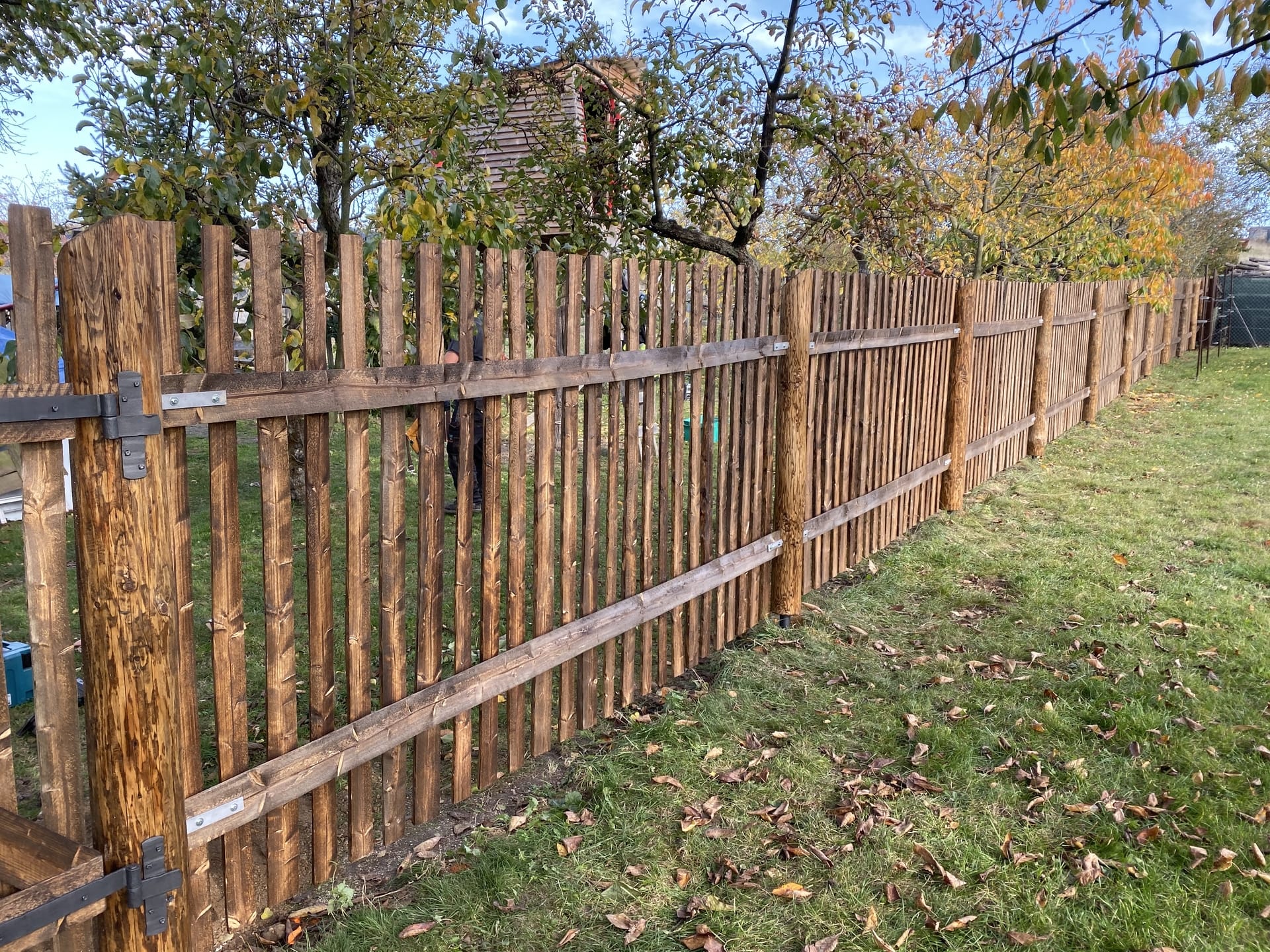 Obrázek 1 / Dřevěné ploty - strojně loupané   - realizace Zákřany 10-2019