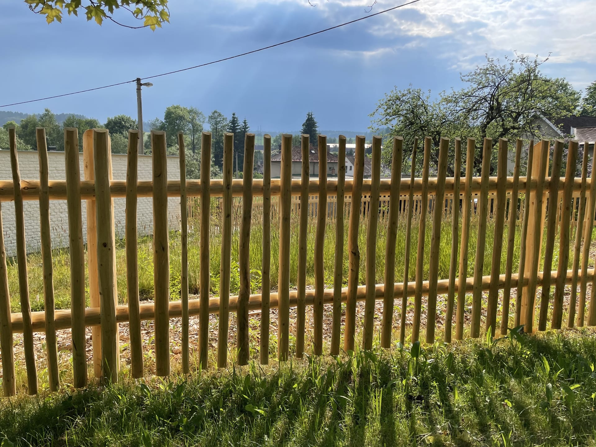 Obrázek 1 / Dřevěné ploty - ručně opracovaný   - realizace Borová u Poličky 5-2021