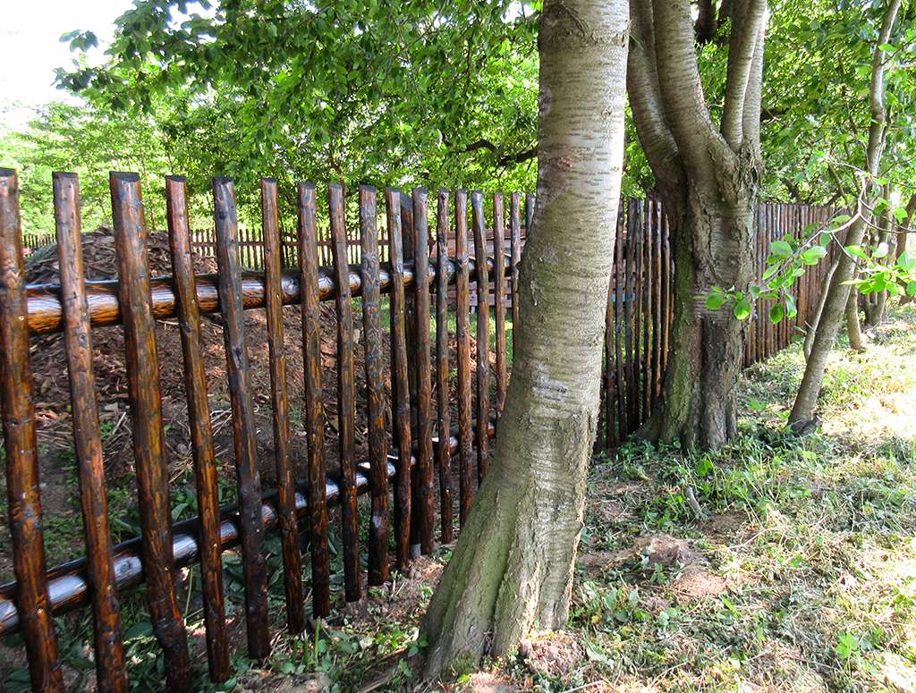 Dřevěné ploty Strojně loupané - ukázka plotu