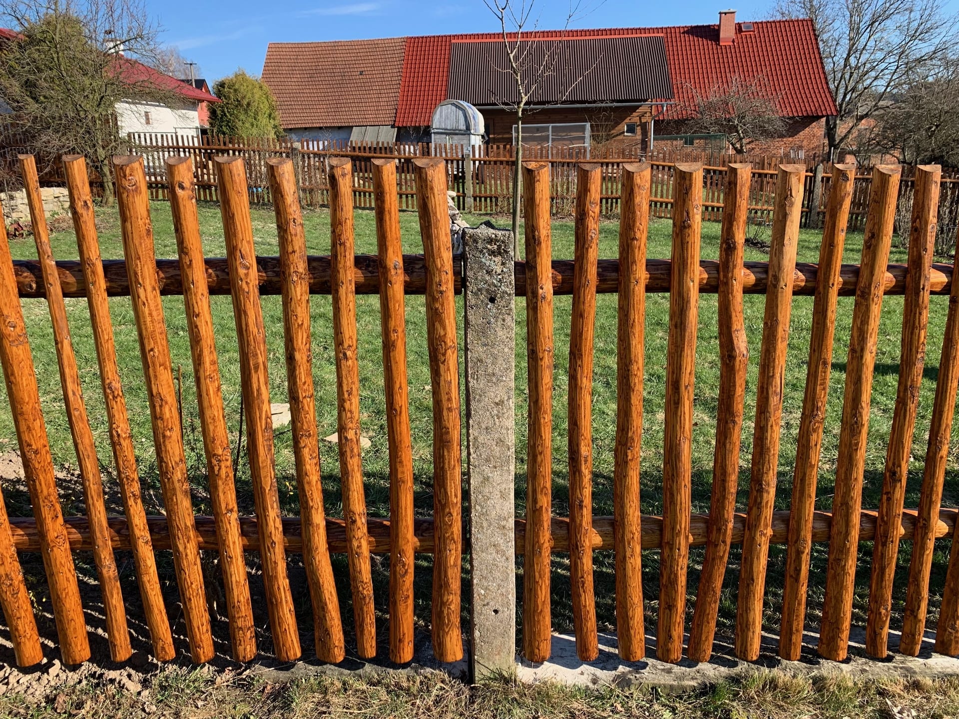 Dřevěný plot  - realizace R145-2019a