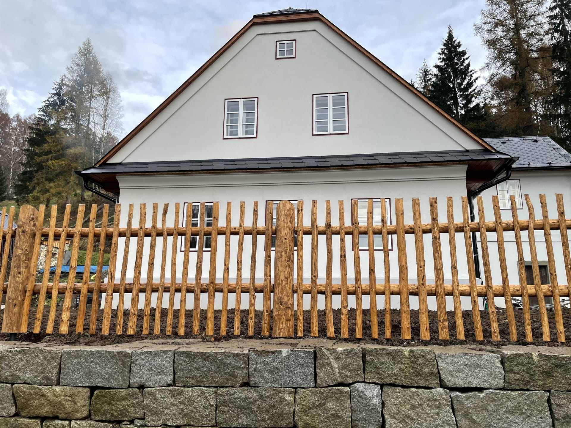 Dřevěný plot  - realizace S241-2020