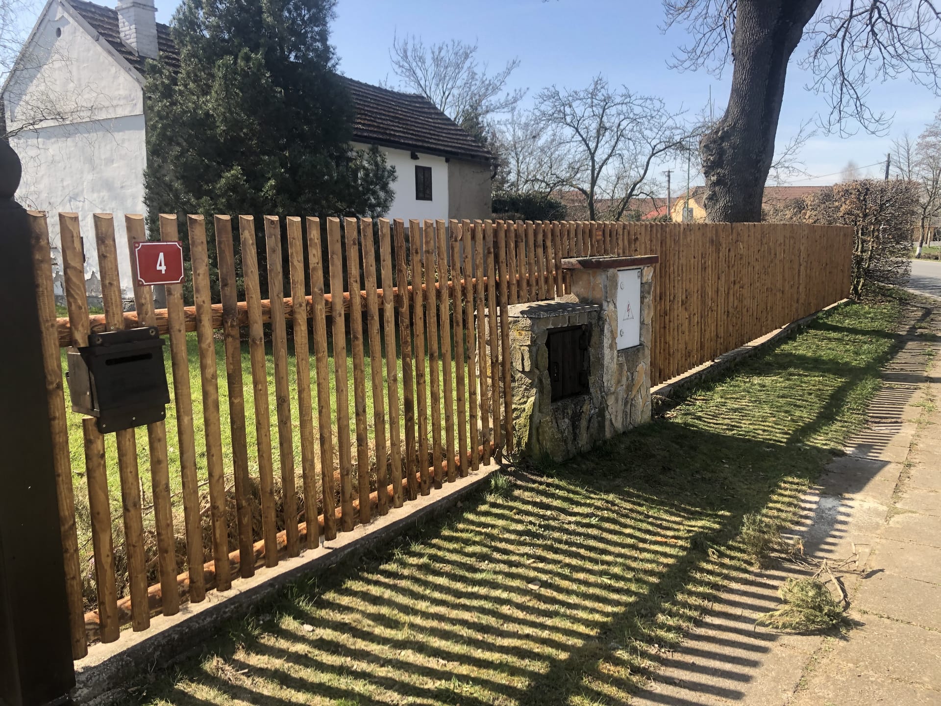 Dřevěný plot  - realizace F334-2020