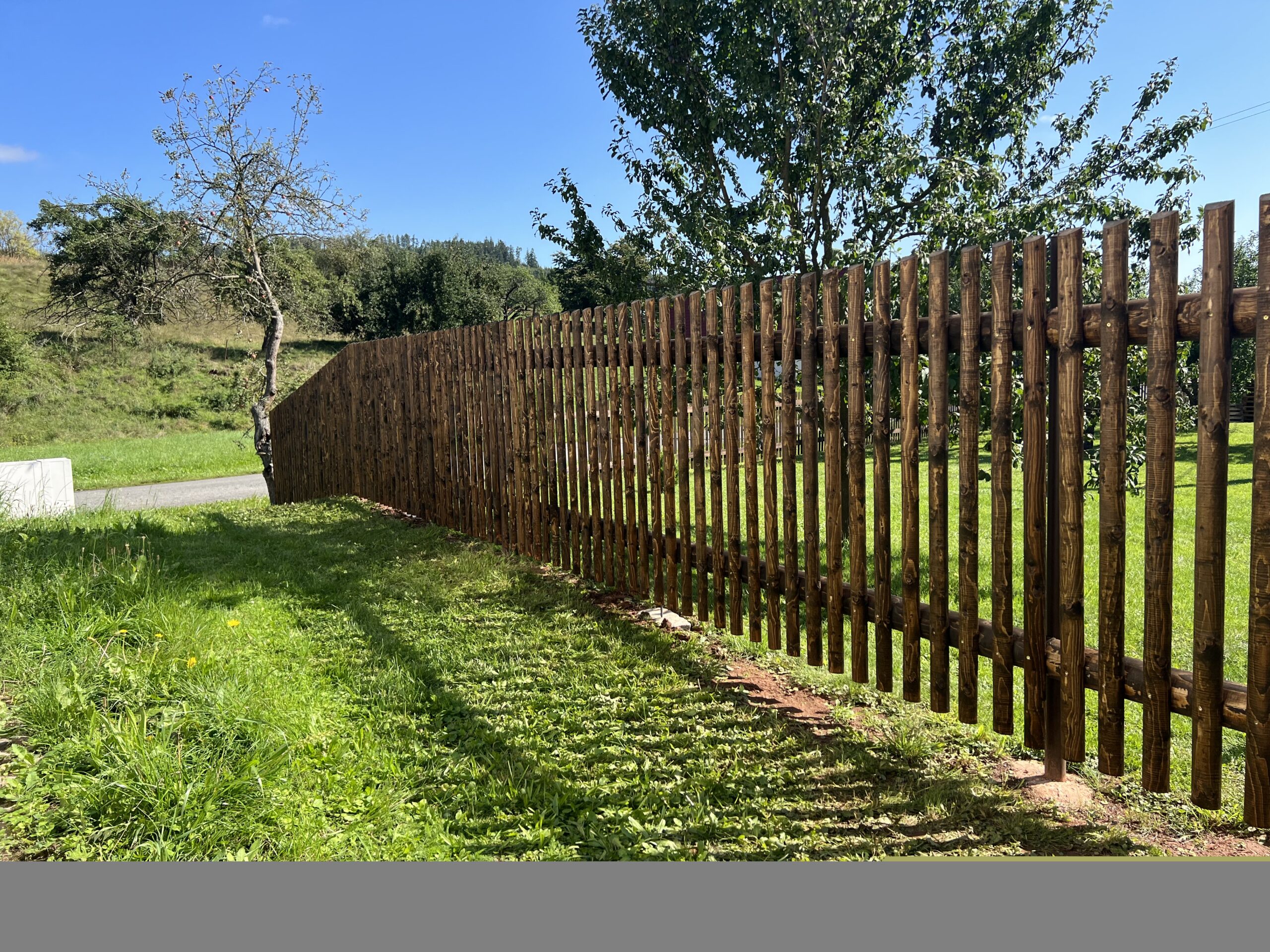 Dřevěný plot  - realizace F90-2022